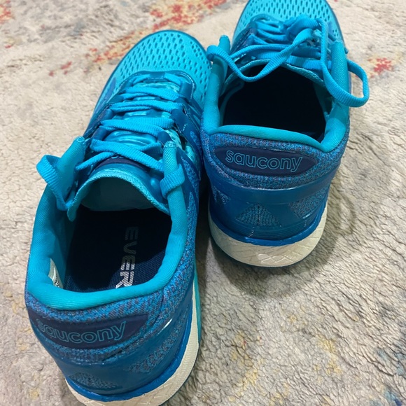 Saucony Everun Shoes - Picture 2 of 5